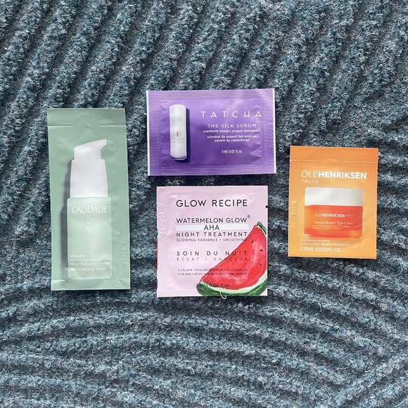 NWT The Very Hungry Caterpillar Canvas Pouch + 6 yummy skincare/haircare samples - Picture 2 of 7